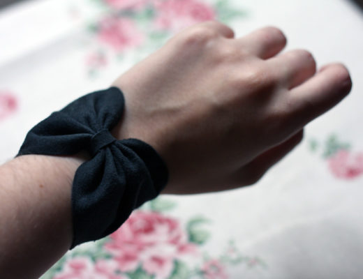 Bracelet noeud en cuir noir